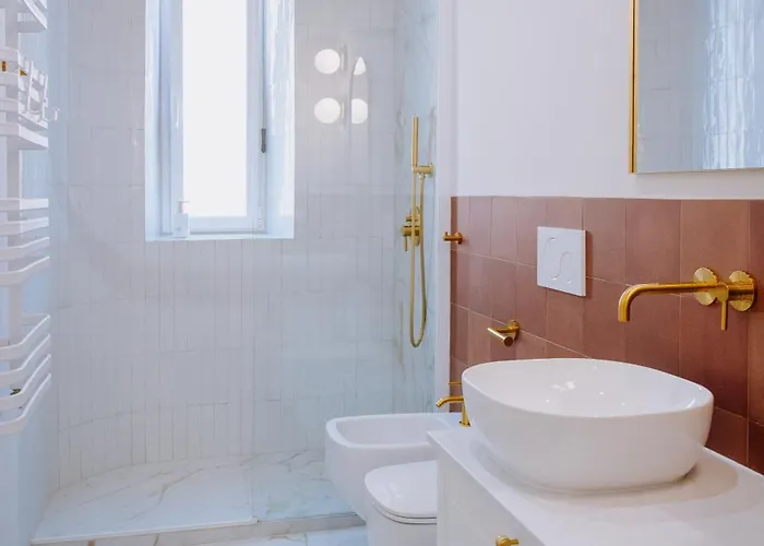 Modern In Cornelia Apartment