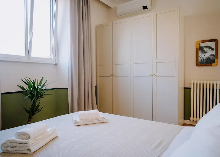 Modern In Cornelia Apartment *